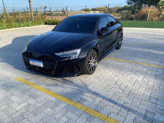 AUDI-RS3-2025