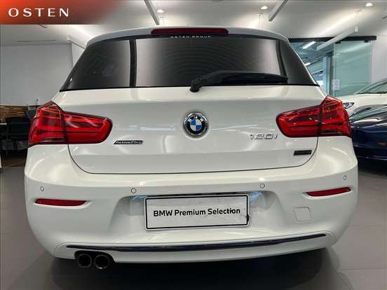 BMW-120i-2016
