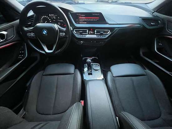 BMW-218i-2019