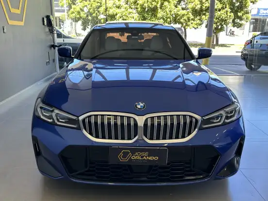 BMW-320i-2023