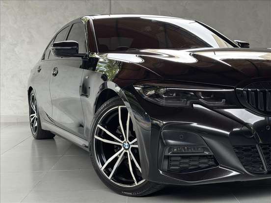 BMW-320i-2021