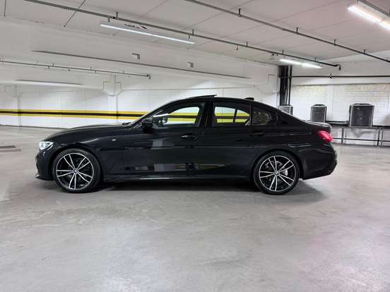 BMW-320i-2.0 16V TURBO GASOLINA M SPORT AUTOMÁTICO BMW-320i-2020