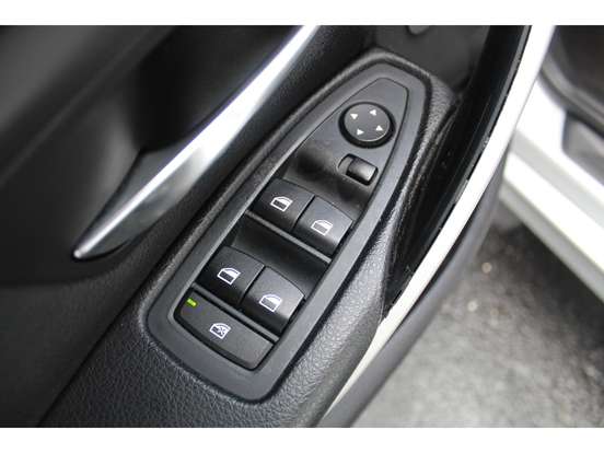 BMW-320i-2013