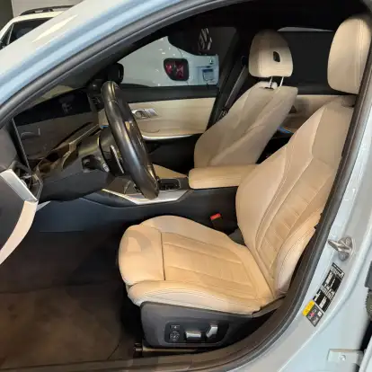 BMW-330e-2022