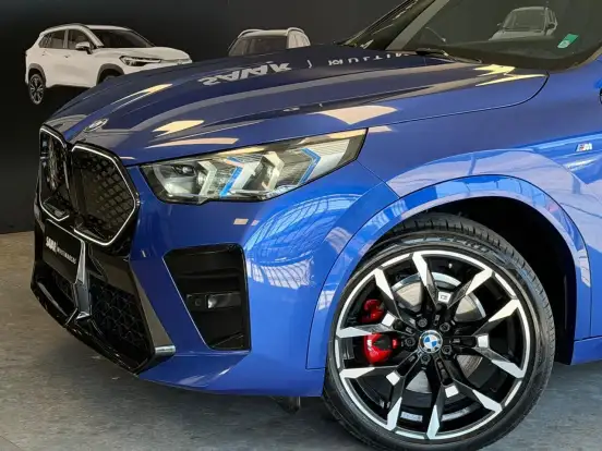 BMW-iX2-2024