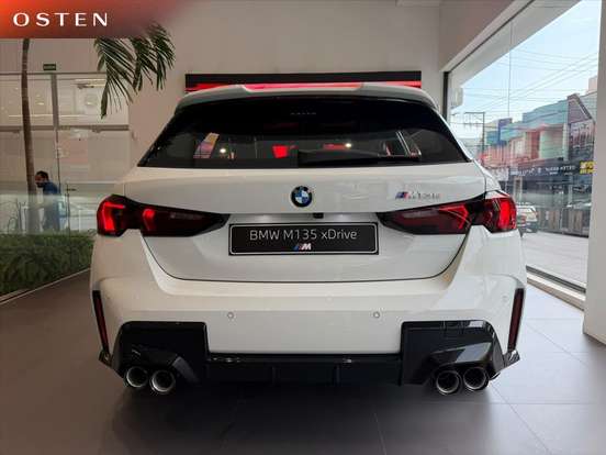 BMW-M 135i-2025