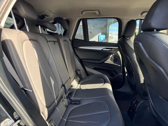 BMW-X1-2021