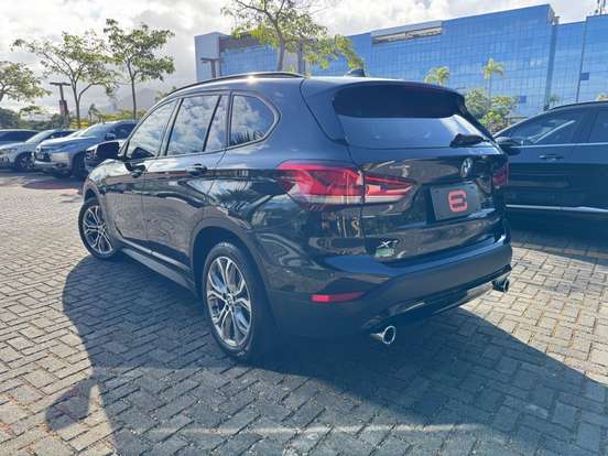 BMW-X1-2021