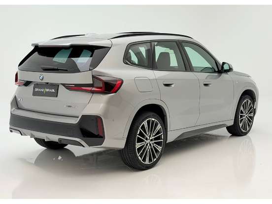 BMW-X1-2024