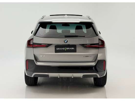 BMW-X1-2024