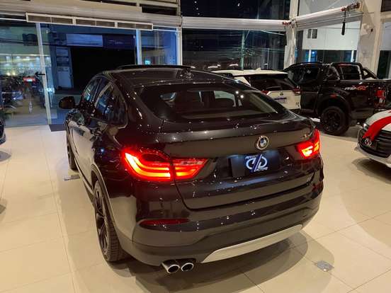 BMW-X4-2015