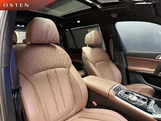 BMW-X7-2025