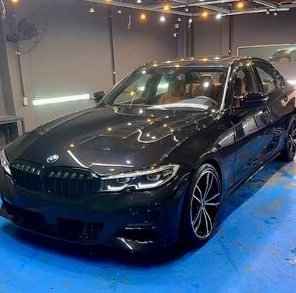 BMW-320i-2021