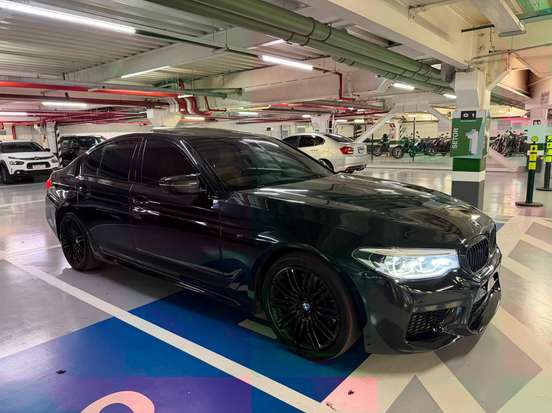 BMW-540i-2017