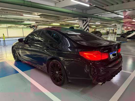 BMW-540i-3.0 24V TURBO GASOLINA M SPORT AUTOMÁTICO BMW-540i-2017