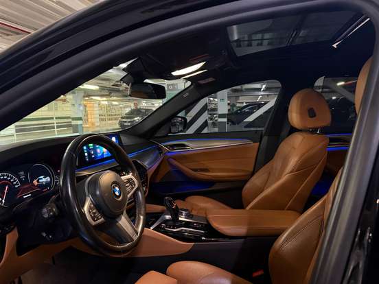 BMW-540i-2017