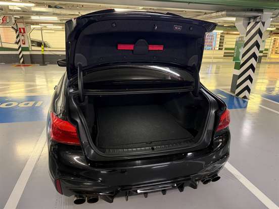 BMW-540i-3.0 24V TURBO GASOLINA M SPORT AUTOMÁTICO BMW-540i-2017