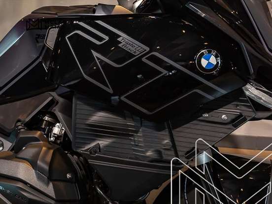 BMW-R 1300 RT TRIPLE BLACK BMW-R 1300 RT TRIPLE BLACK-2026