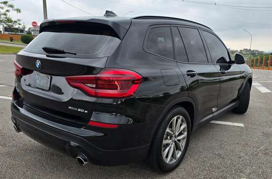 BMW-X3-2021