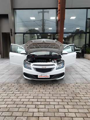 CHEVROLET-ONIX-2015
