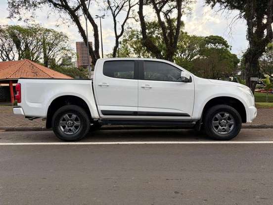 CHEVROLET-S10-2.4 ADVANTAGE 4X2 CD 8V FLEX 4P MANUAL CHEVROLET-S10-2015