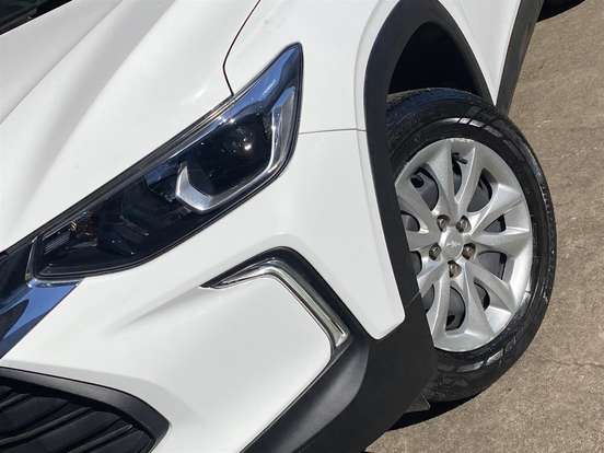 CHEVROLET-TRACKER-2023