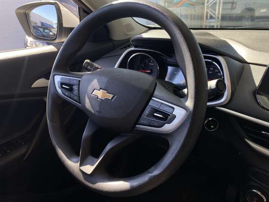 CHEVROLET-TRACKER-2023