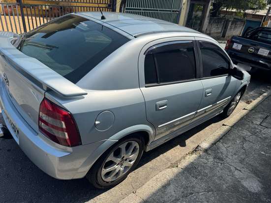 CHEVROLET-ASTRA-2010