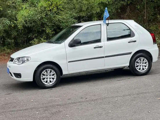 FIAT-PALIO-2015