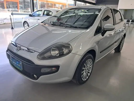 FIAT PUNTO 1.4 ATTRACTIVE ITALIA 8V FLEX 4P MANUAL FIAT PUNTO 1.4 ATTRACTIVE ITALIA 8V FLEX 4P MANUAL