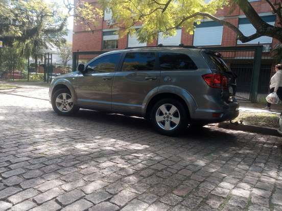 FIAT-FREEMONT-2.4 PRECISION 16V GASOLINA 4P AUTOMÁTICO FIAT-FREEMONT-2011