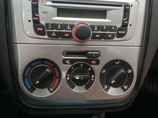 FIAT-PUNTO-1.4 ATTRACTIVE 8V FLEX 4P MANUAL FIAT-PUNTO-2011