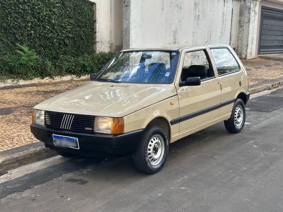 Fiat UNO 1.3 S 8V Álcool 2P Manual