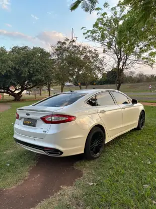 FORD-FUSION-2015