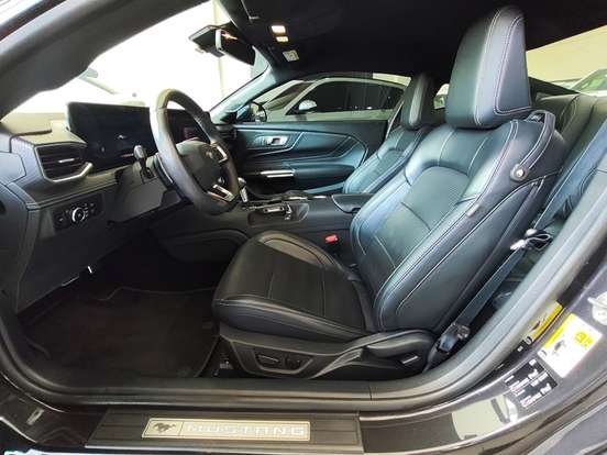 FORD-MUSTANG-2024