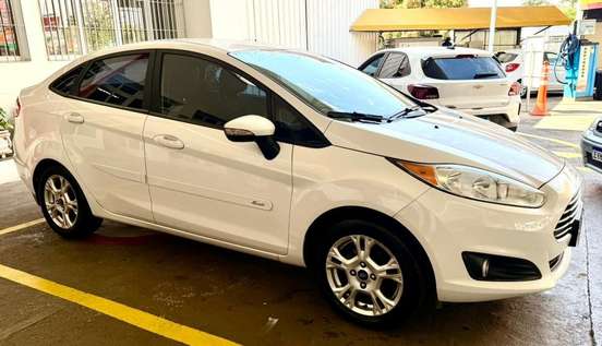 FORD-FIESTA-2015