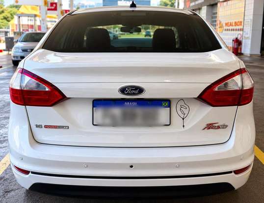 FORD-FIESTA-2015