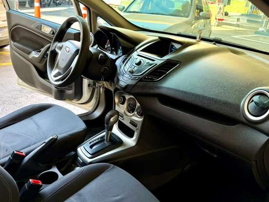 FORD-FIESTA-1.6 SE SEDAN 16V FLEX 4P POWERSHIFT FORD-FIESTA-2015