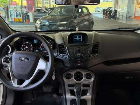 FORD-FIESTA-1.6 SE SEDAN 16V FLEX 4P POWERSHIFT FORD-FIESTA-2015