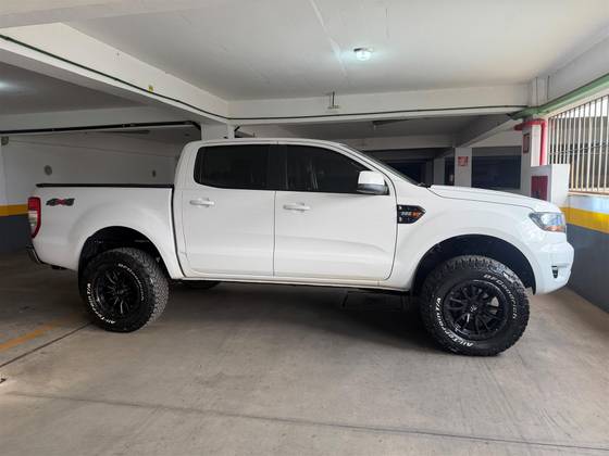 FORD RANGER 2.2 XLS 4X4 CD 16V DIESEL 4P AUTOMÁTICO