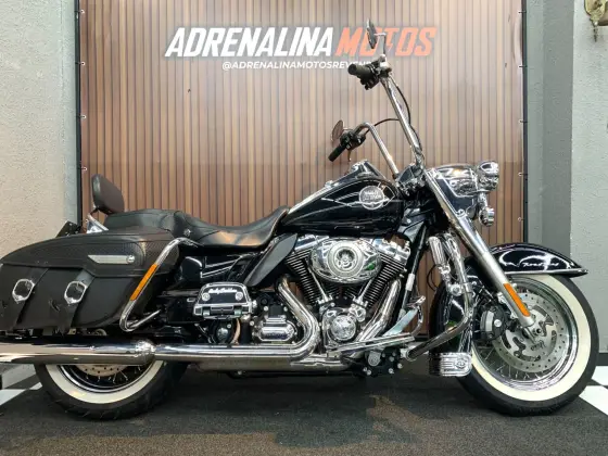 HARLEY-DAVIDSON ROAD KING CLASSIC 