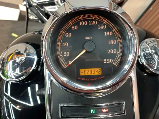 HARLEY-DAVIDSON-ROAD KING CLASSIC HARLEY-DAVIDSON-ROAD KING CLASSIC-2010