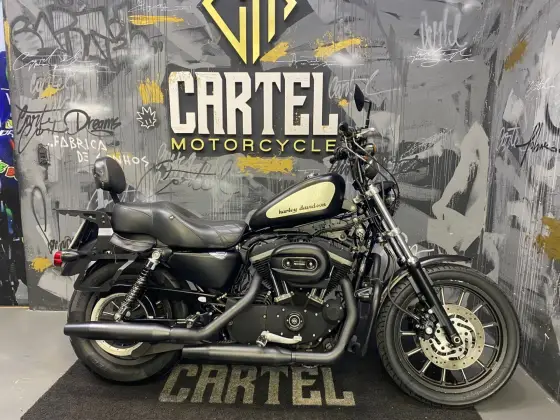 HARLEY-DAVIDSON SPORTSTER XL 883 R 