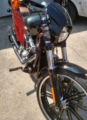 HARLEY-DAVIDSON SOFTAIL BREAKOUT 114 