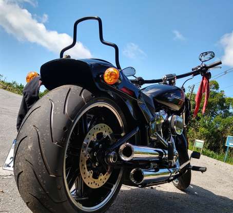HARLEY-DAVIDSON-SOFTAIL BREAKOUT 114-2017