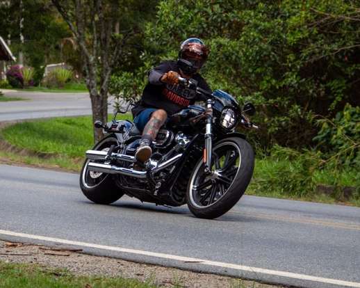 HARLEY-DAVIDSON-SOFTAIL BREAKOUT 114-2017