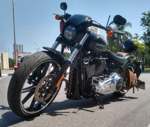HARLEY-DAVIDSON-SOFTAIL BREAKOUT 114-2017