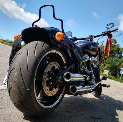 HARLEY-DAVIDSON-SOFTAIL BREAKOUT 114-2017