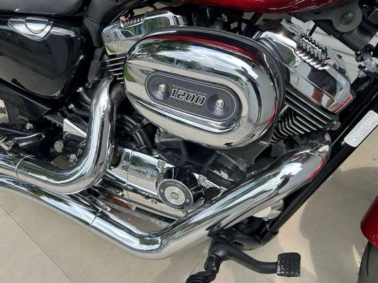 HARLEY-DAVIDSON-SPORTSTER 1200 XL CUSTOM-2013