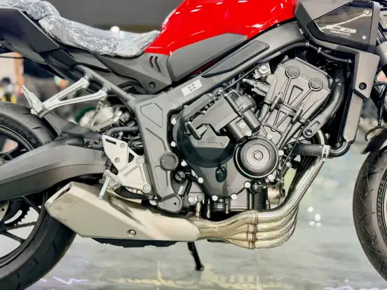 HONDA-CB 650R E-CLUTCH HONDA-CB 650R E-CLUTCH-2026